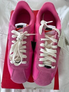 Nike Women's Bright Pink Classic Low-Profile Sneakers